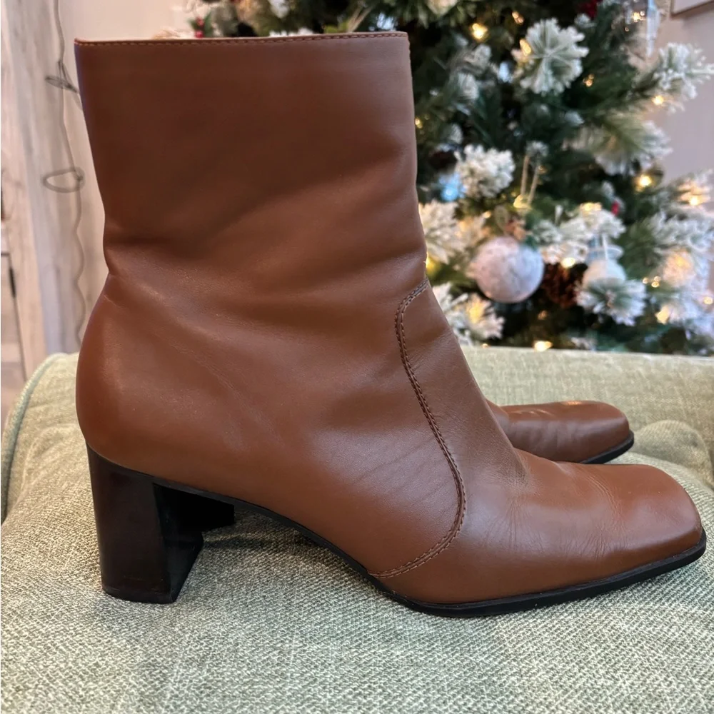 Brown Leather Women's Boots - Picture 3 of 8